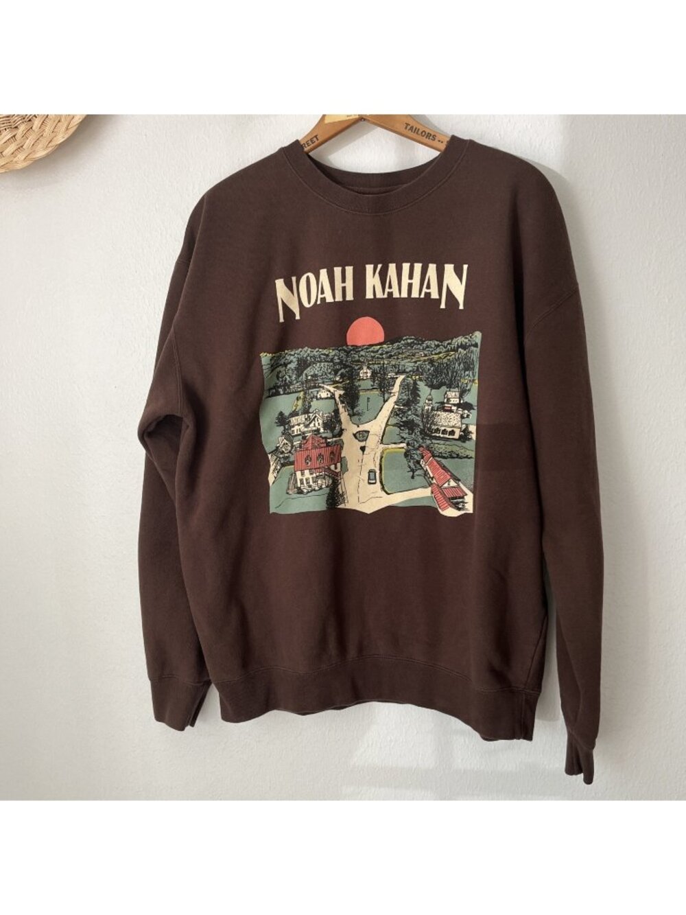 Noah Kahan Stick Season Tour Brown Graphic Sweatshirt Mens M Independent Trad Co